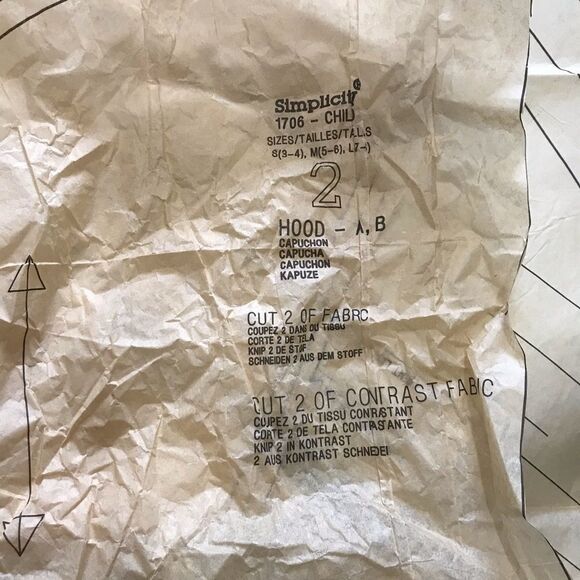 D Simplicity Girls Cape Sewing Pattern S-L - Picture 9 of 13